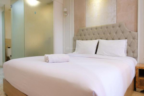 Modern Studio Room at Art Deco Apartment By Travelio